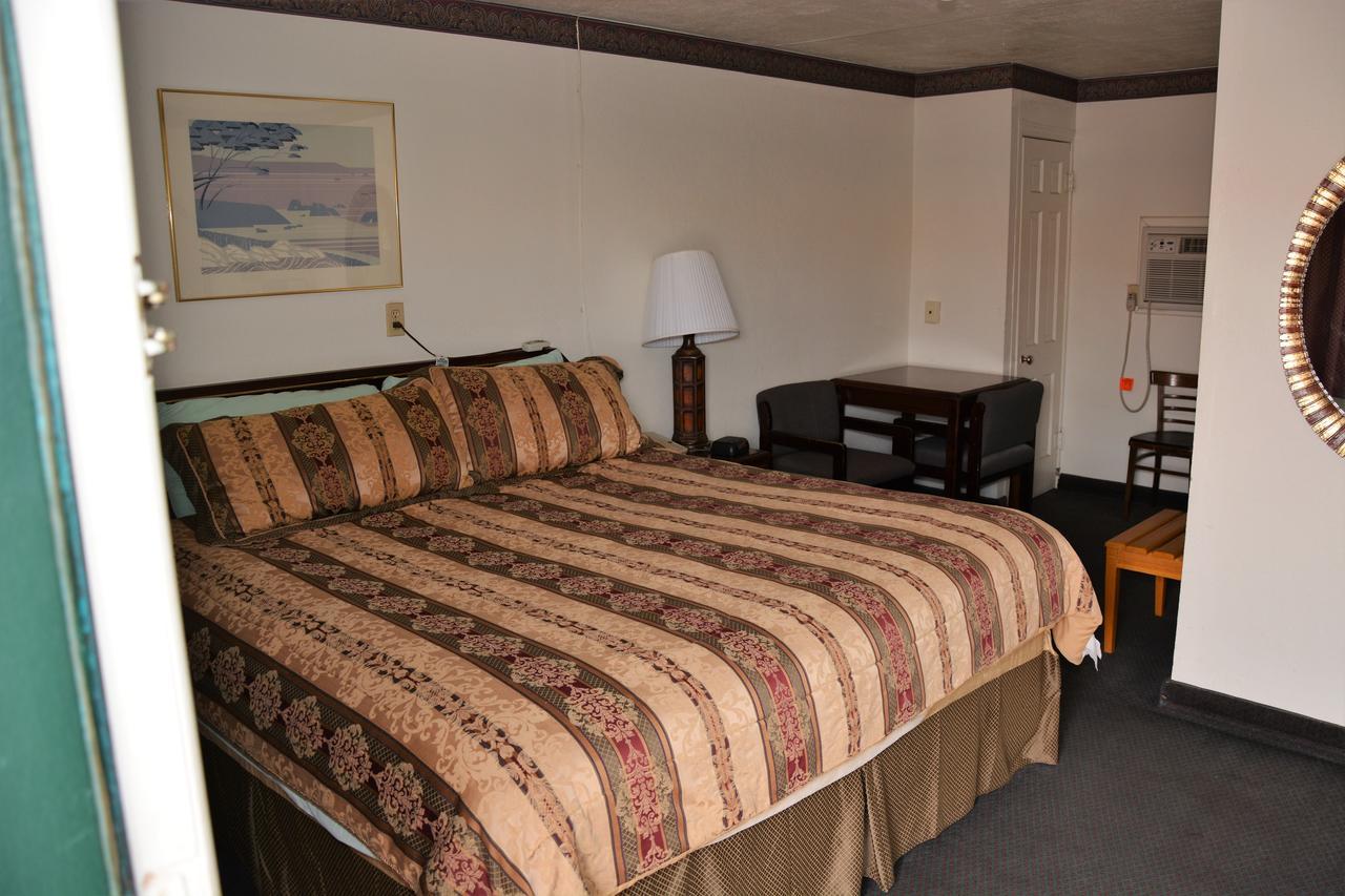 Budget Inn Of Brownfield Экстерьер фото